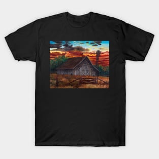 Old Barn at Sunset T-Shirt